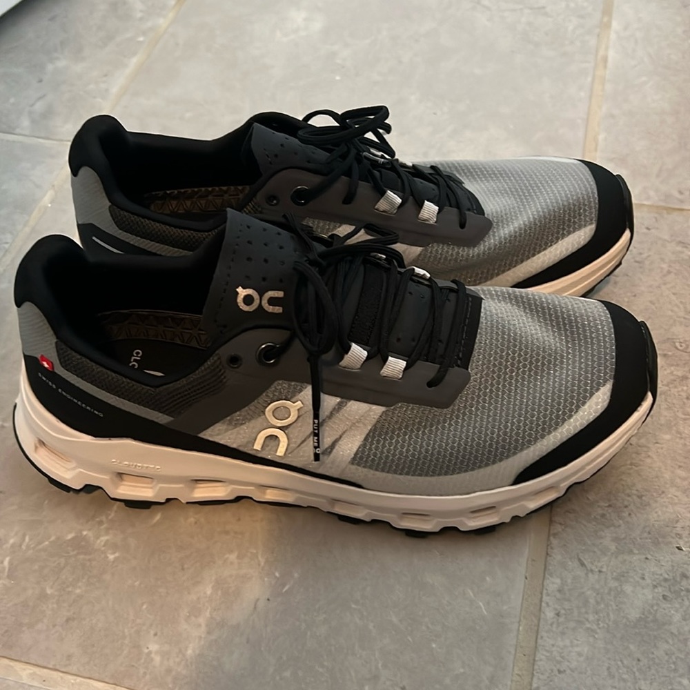 On cloudvista women’s sneaker